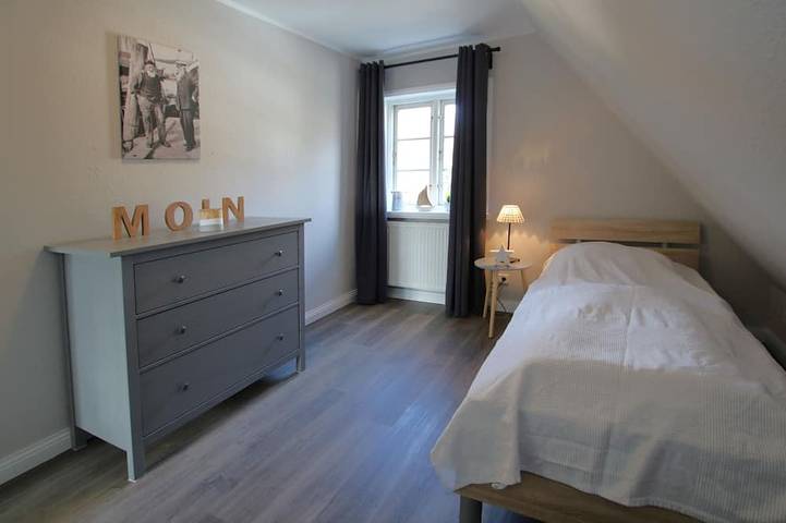 Ganze Wohnung, Ferienwhg. in Wyk, 2 Personen im Og, 2- Familienhauses, 3 Zimmer auf ca. 65m² in Nordfriesische Inseln (Schleswig-Holstein) (Schleswig-Holstein), Wyk auf Föhr