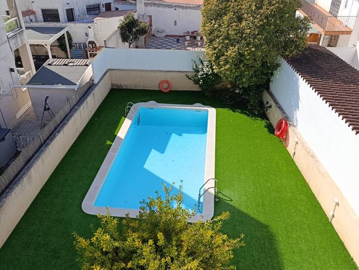 Gîte pour 4 personnes, avec terrasse ainsi que piscine et jardin, animaux acceptés à Cubelles - 2