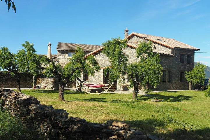 Location de vacances pour 11 personnes, avec Terrasse et Jardin à Aínsa