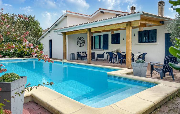 Location de vacances pour 8 personnes, avec piscine ainsi que jardin et terrasse à Le Porge - 2