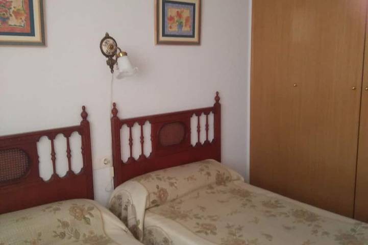 Apartamento entero, Apartamento frente a la playa, 1ª línea. Terraza semicerrada, 2 hab. y parking in Playa Morro de Gos, Oropesa del Mar