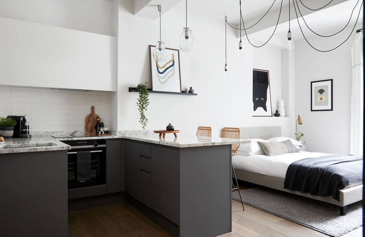 Entire studio, Contemporary Studio - minutes from Angel Tube St  in Islington, London