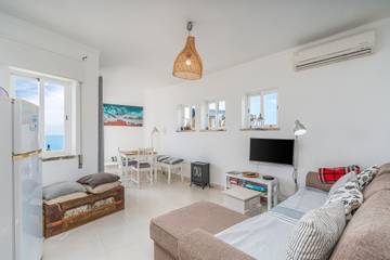 Apartamento De Férias para 4 Pessoas em Praia do Burgau, Parque Natural do Sudoeste Alentejano e Costa Vicentina, Foto 1
