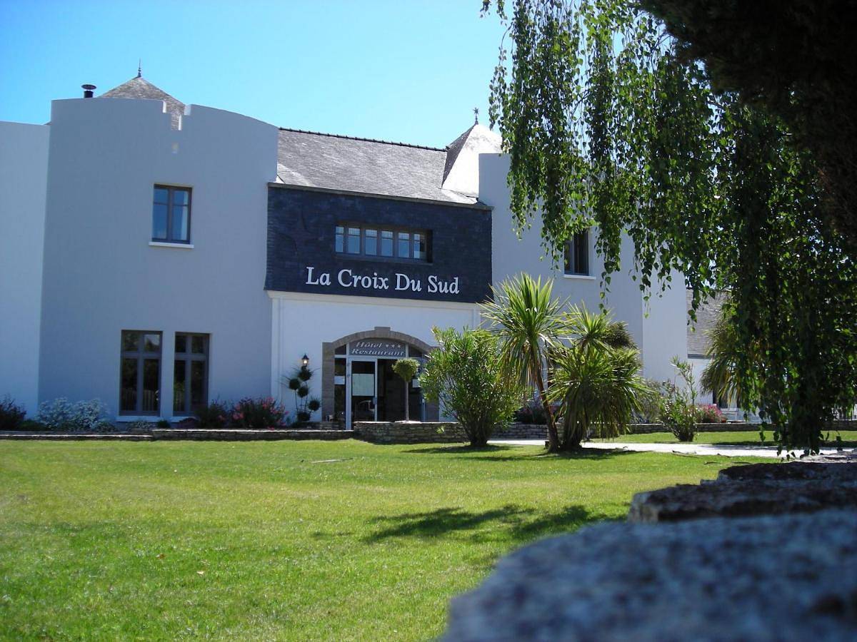 Logis Hotel La Croix du Sud in Le Tour-du-Parc, Côte des Mégalithes