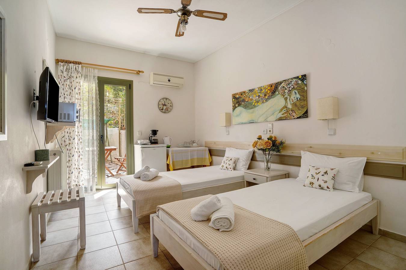 Apartamento estudio 'Nontas Home 20' con vistas a la montaña, Wi-Fi y aire acondicionado. in Kalamitsi, Grecia