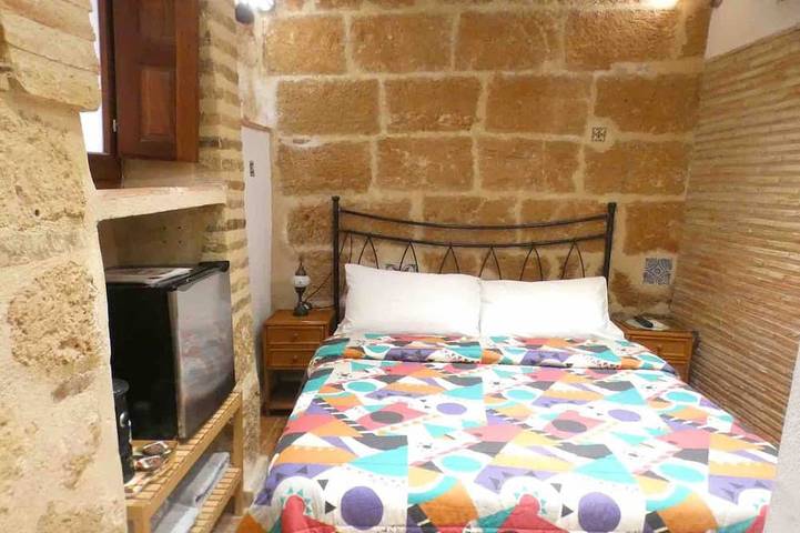 No. 1 - Petite Chambre et Salle de Bain Avec Entrée Privée et Accès Terrace in Jávea, Costa Blanca