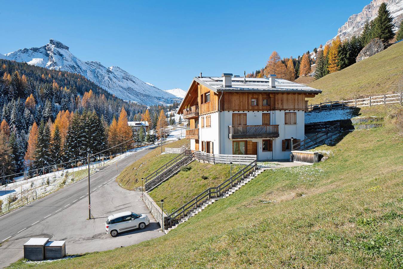 Apartamento entero, Apartamento 'Sunny Arabba' con vistas a la montaña, jardín privado y Wi-Fi in Livinallongo del Col di Lana, Dolomiti Superski
