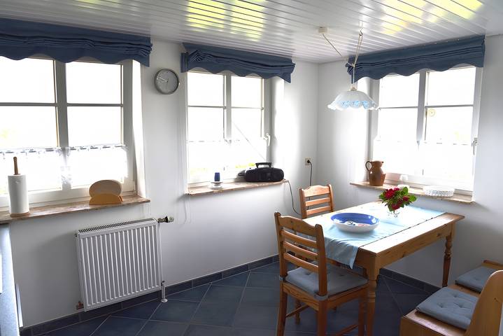 Ganze Wohnung, Ferienwohnung '1' mit gemeinsamer Terrasse, gemeinsamem Garten und Wi-Fi in Pellworm, Nordfriesland