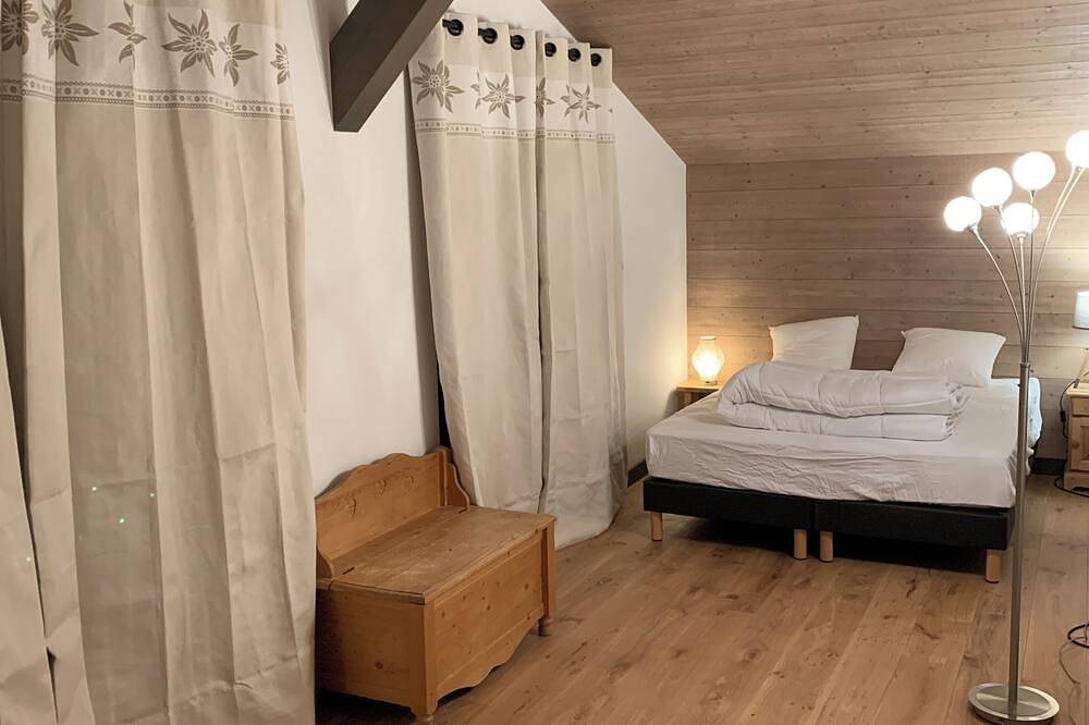 Chalet classé 4* 12 personnes -Spa- Courchevel- Meribel - Brides les Bains in La Perrière, Massif de la Vanoise