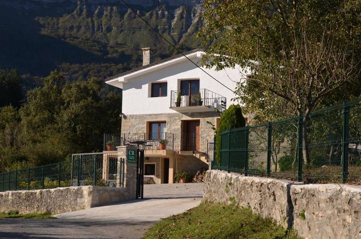 Casa rural para 6 personas, con Balcón y Terraza además de Jacuzzi y Jardín en Las Encartaciones