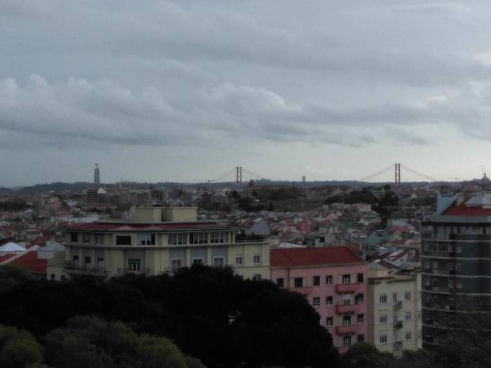 BnB für 2 Personen, mit Ausblick in Lissabon