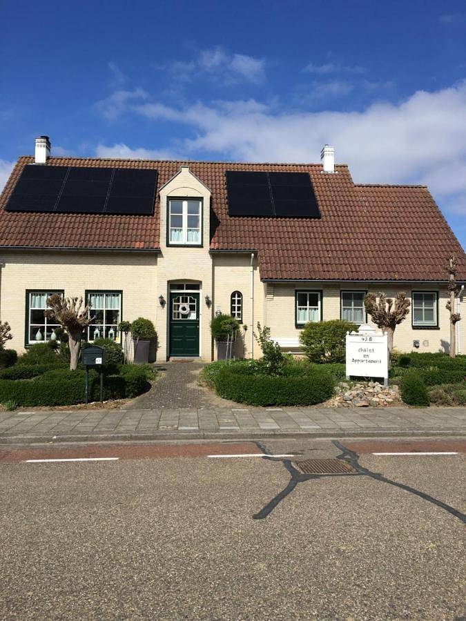 Chalet or Apartment nearby Roermond Outlet in Stevensweert, Limburg (Niederlande)