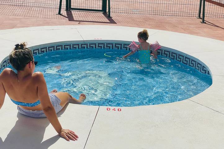 Entire apartment, Apartment 'Costa Del Sol Marina' with Terrace, Wi-Fi & Air Conditioning in Torremuelle, Benalmádena