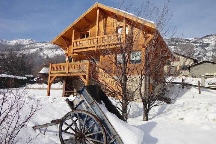 Warmes traditionelles Holzchalet Briançon Serrechevalier 1200m in Briançon, Nationalpark Écrins