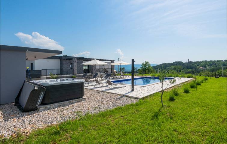 Gemütliche Ferienwohnung mit Pool, WLAN und Parkplatz – 2 km vom Fluss entfernt in Imotski, Makarska Riviera