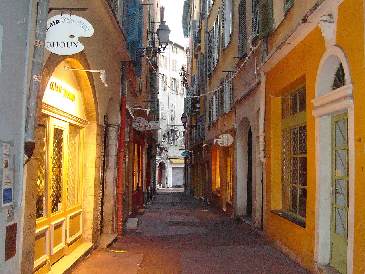 Entire apartment, Vieux Nice in Nice (France), Mediterranean Coast (France)