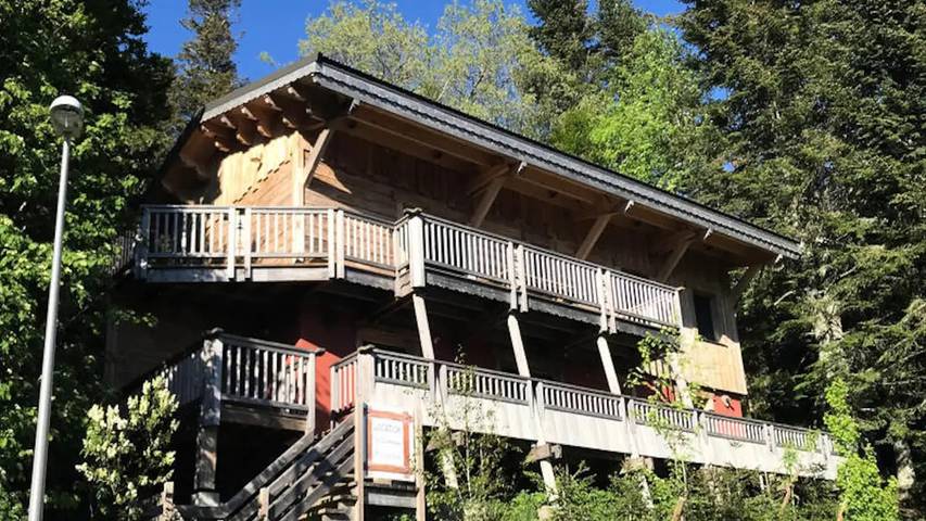 Chalet pour 13 personnes, avec Balcon ainsi que Terrasse et Sauna dans Le Lioran