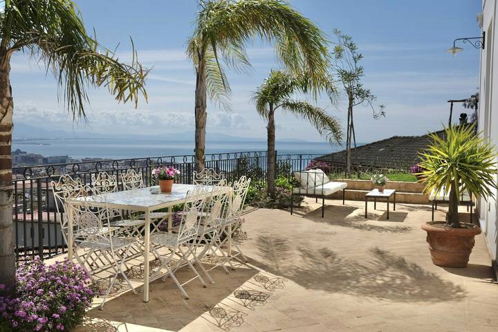 Ferienhaus für 9 Personen, mit Garten und Terrasse in Salerno