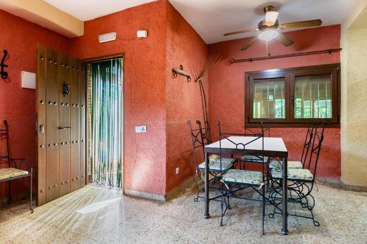 Casa rural para 10 personas, con piscina y terraza además de jardín y vistas, Se admiten mascotas en Constantina - 3