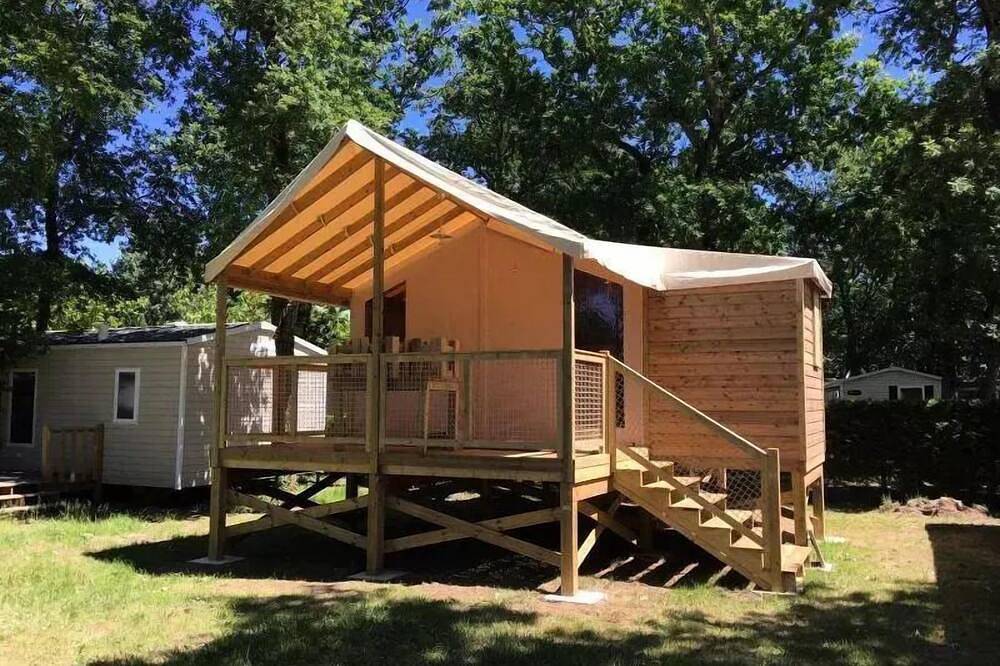 C- Lodge pilotis - 2 chambres 24m² avec terrasse couverte 5 personnes in Saint-Georges-d'Oléron, Côte de Beauté