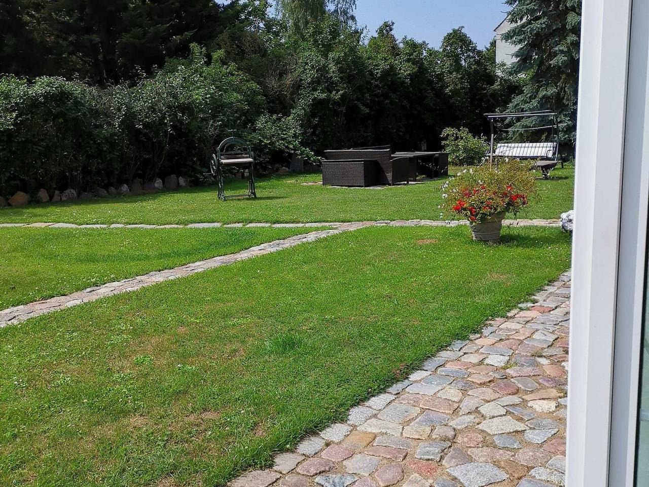 Ganze Ferienwohnung, Fewo Freya in der Ostseeresidenz Gendarm - mit Wintergarten und großen Garten nahe der Ostsee in Wischuer, Biendorf