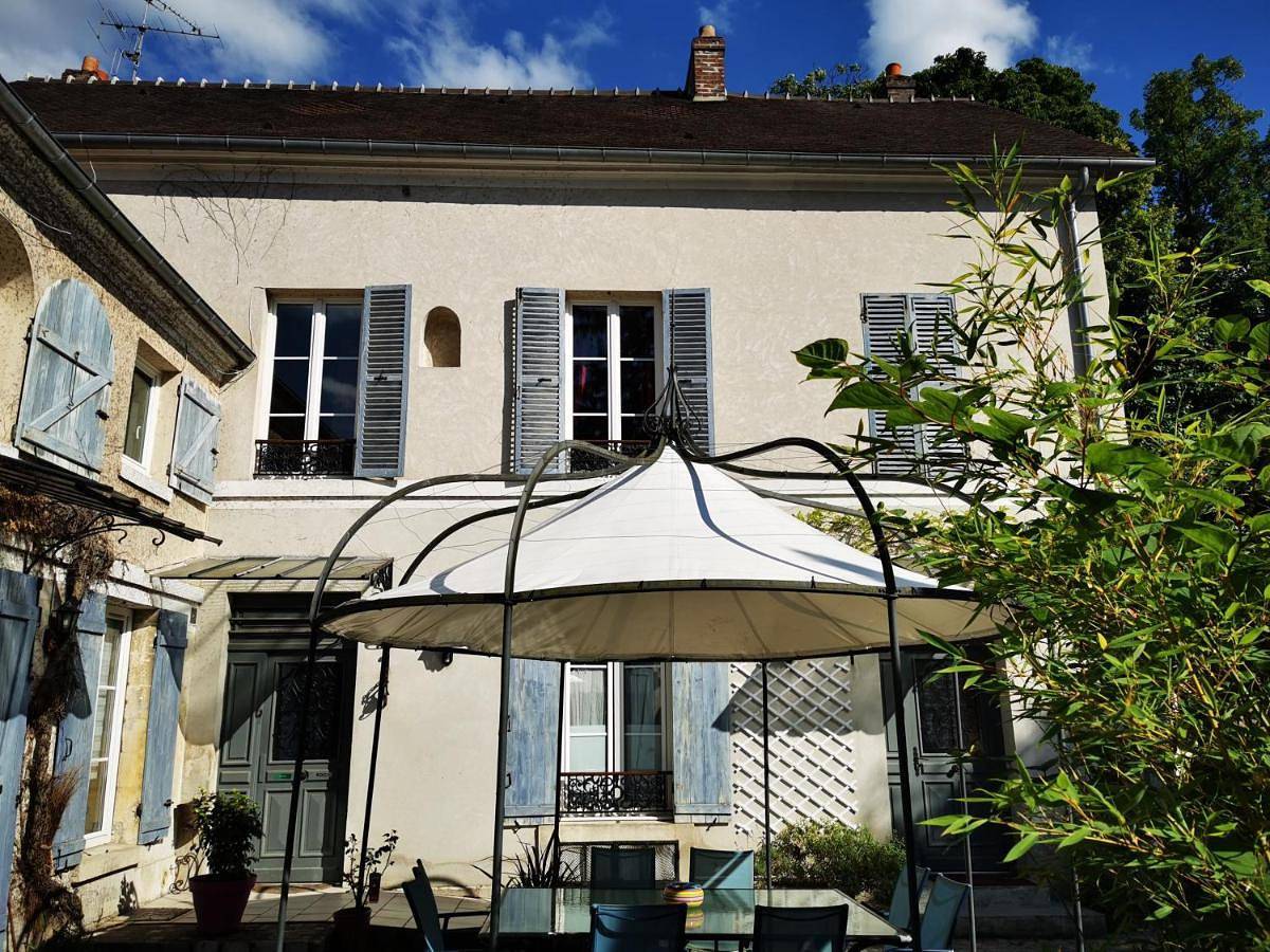 Double Room with Garden View in Plailly, Oise