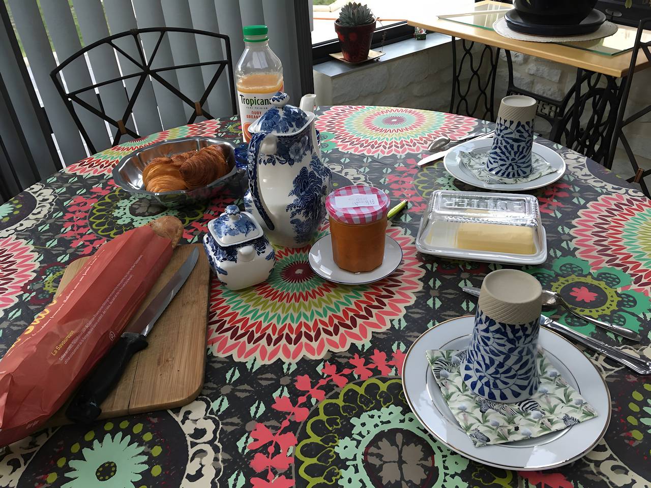 Chambre d’hôtes « Lajarrieleduc » avec terrasse commune, jardin partagé et Wi-Fi in La Jarrie, Région de La Rochelle