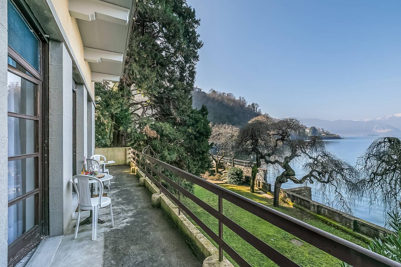 Villa Incanto Sul Lago Lake Front in Laveno-Mombello, Lago Maggiore (Lombardei)