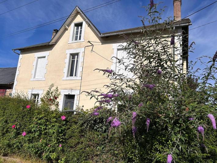 Chambre d’hôte pour 2 personnes, avec Terrasse et Jacuzzi ainsi que Jardin et Vue en Corrèze