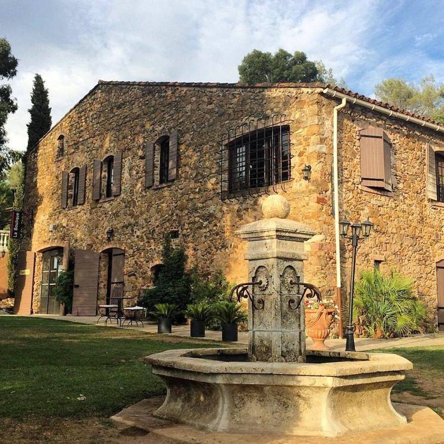 Superior Double Room in Pierrefeu-du-Var, Côte méditerranéenne (France)