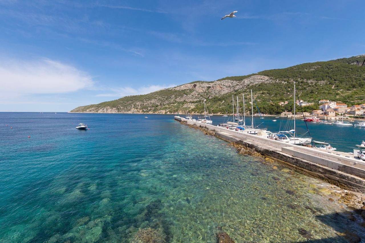 Mira Sea Front Guesthouse in Komiža, Split-Dalmatie