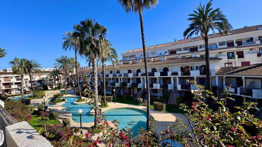 Apartamento de vacaciones para 8 personas, con terraza además de jardín y piscina, Se admiten mascotas - 1