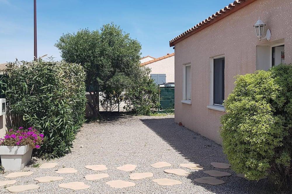 Lumineuse villa de plein pied avec garage a 5 minutes de la mer in La Palme, Côte méditerranéenne (France)