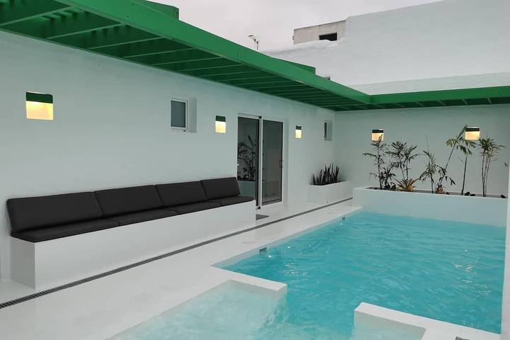 Gîte pour 4 personnes, avec jardin et balcon ainsi que jacuzzi et piscine dans Lanzarote
