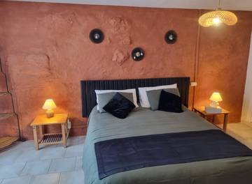 Chambre d’hôte pour 2 personnes, avec piscine et jacuzzi à Louzignac