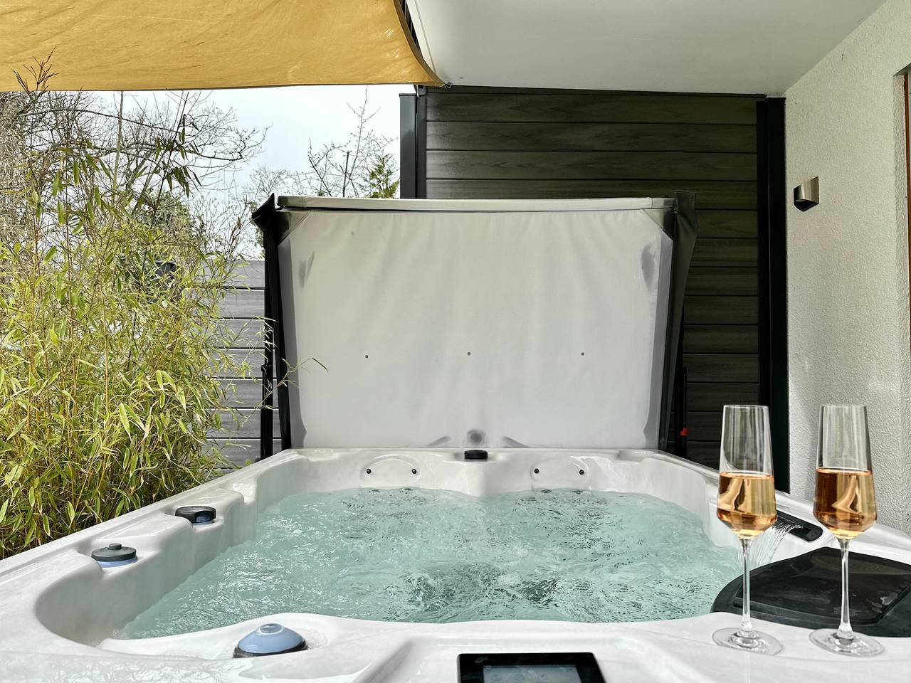 Ganze Ferienwohnung, Seehaus Aachblick: Spa Ferienwohnung Seepromenade in Uhldingen-Mühlhofen, Region Bodensee-Oberschwaben