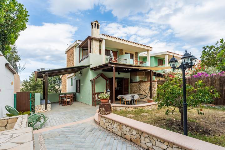 Villa pour 4 personnes, avec jardin, adapté aux familles à Villasimius