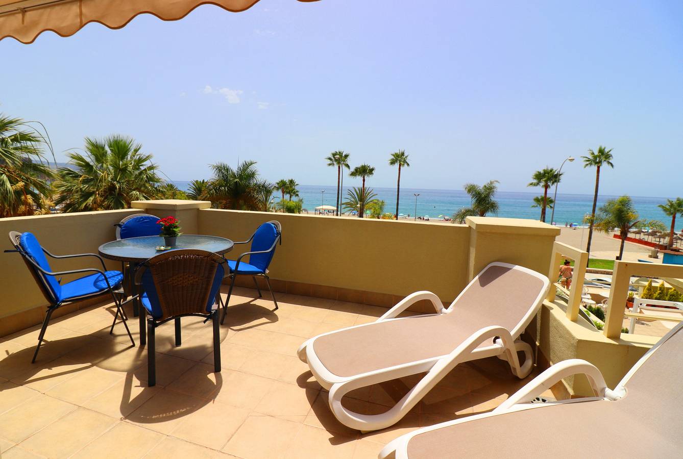Hel lägenhet, Lägenhet för 4 Personer med balkong in Playa de Burriana, Nerja