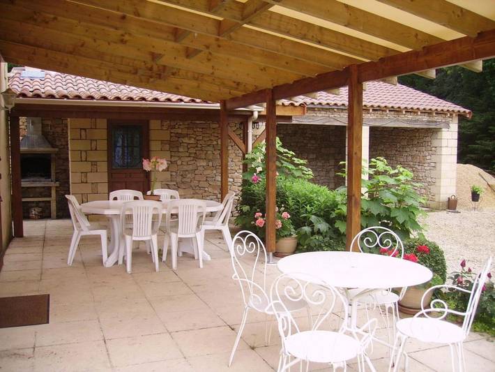 Location de vacances pour 9 personnes, avec vue ainsi que jardin et piscine à Peyzac-le-Moustier - 3