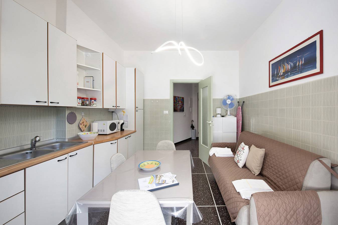 Appartamento intero, Appartamento 'Soleluna' con balcone e Wi-Fi in Arenzano, Riviera di Ponente