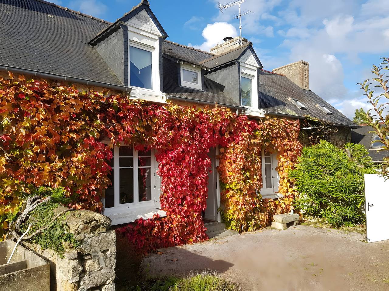 Casa de vacaciones «Cottage Au Petit Bonheur» con terraza, jardín privado y Wi-Fi in Plouha, Côte de Goëlo