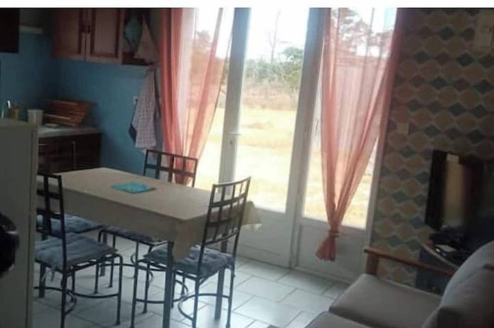 Square-meter single-family home for 5 people with a garden in Beauvoir-sur-Mer, Vandea