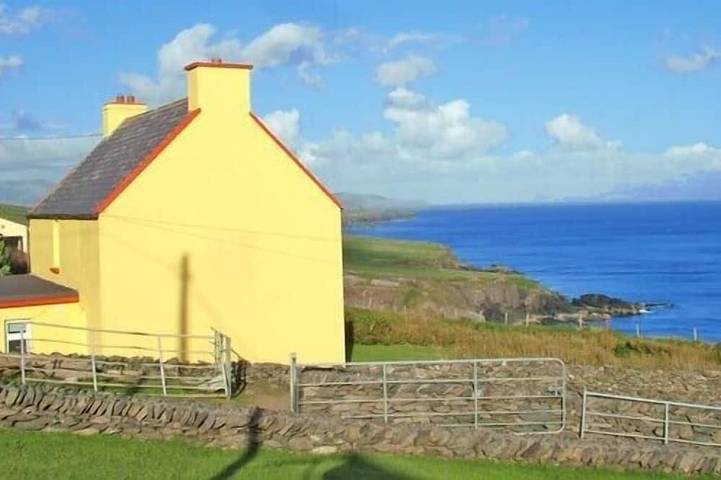 Barn for 8 people, with yard in Dingle Peninsula