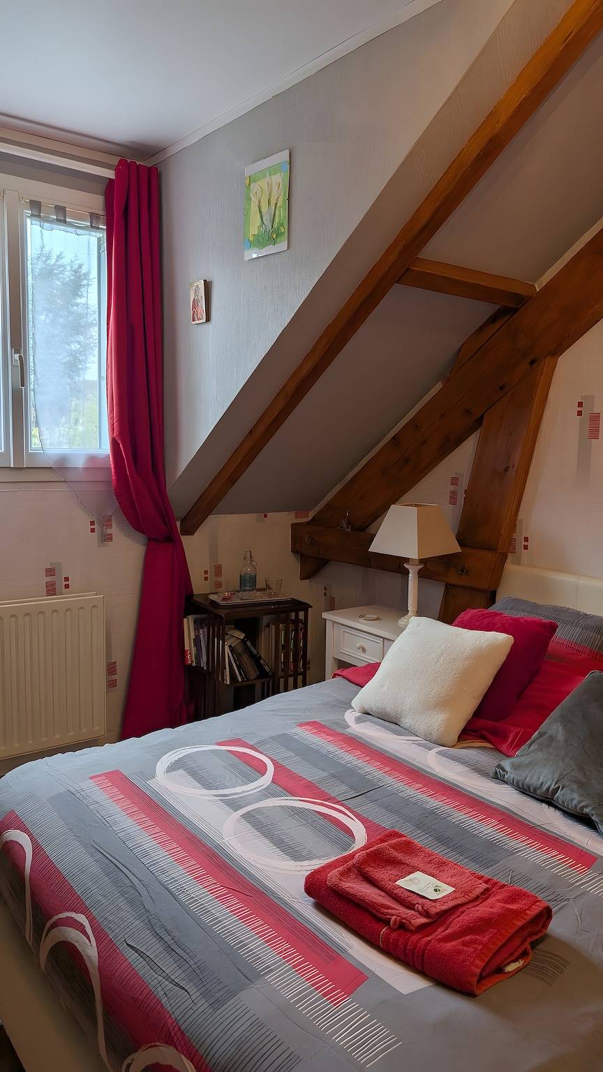 Gästezimmer „Chambre T“ mit gemeinsamer Terrasse und Garten, Wlan inklusive in Saint-Rémy-lès-Chevreuse, Parc naturel régional de la Haute Vallée de Chevreuse