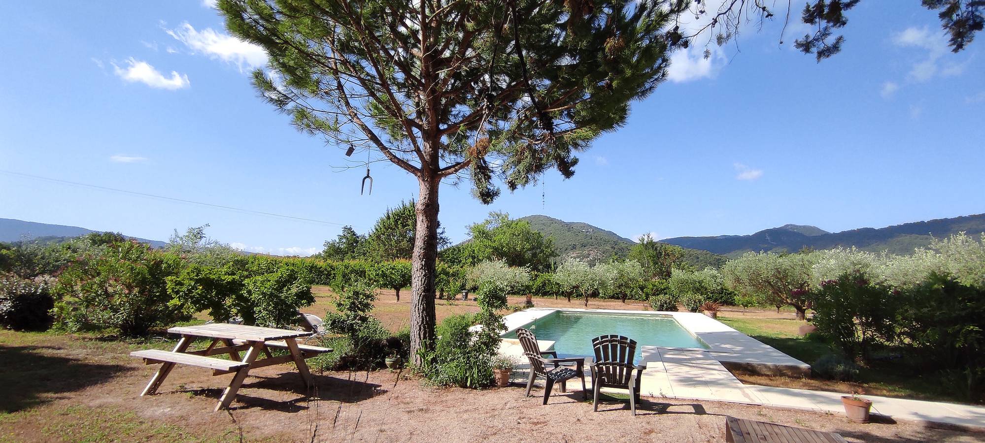 Cottage 'Romarin' met Uitzicht op de Bergen, Wi-Fi en Airconditioning in Entrechaux, Parc naturel régional du Mont-Ventoux