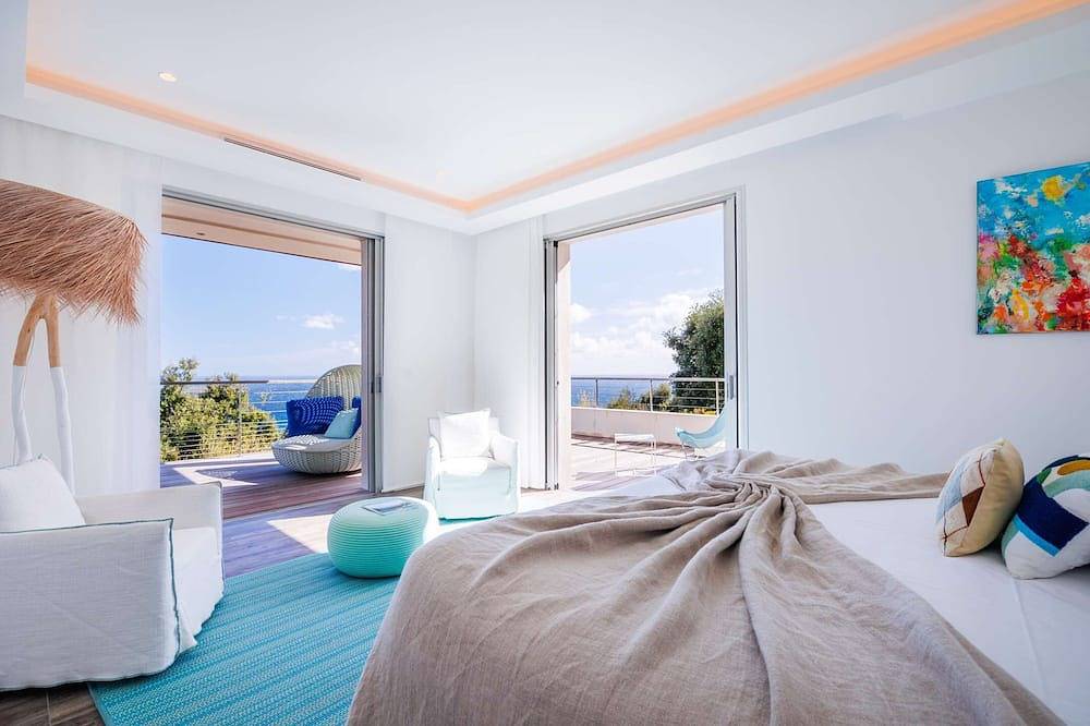 Exceptional villa in Porto Vecchio, perfect fusion of luxury and serenity. in Palombaggia, Porto Vecchio