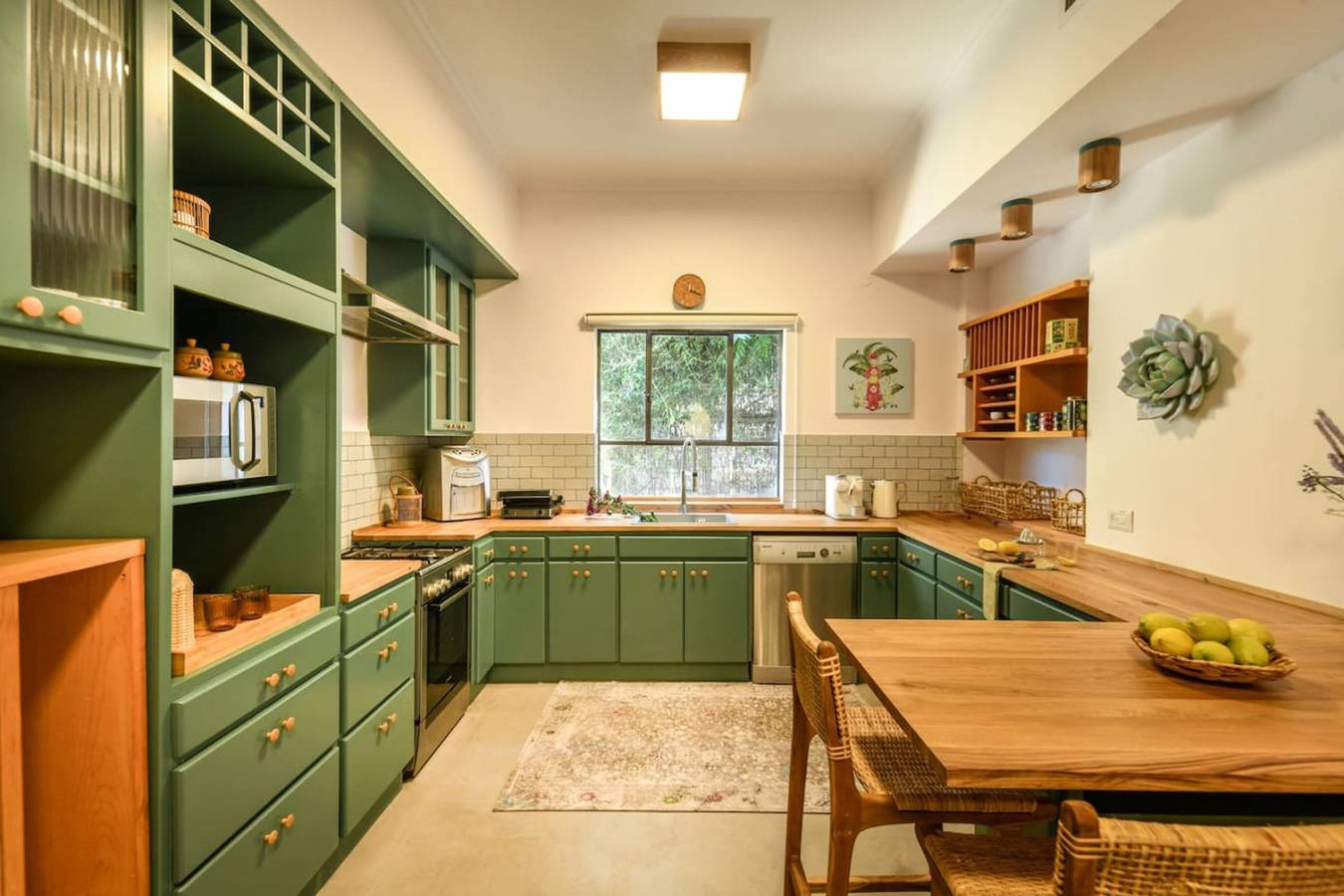 Ganze Wohnung, Charming 2Br Apt w/ Private Patio in Tel Aviv, Bezirk Tel Aviv