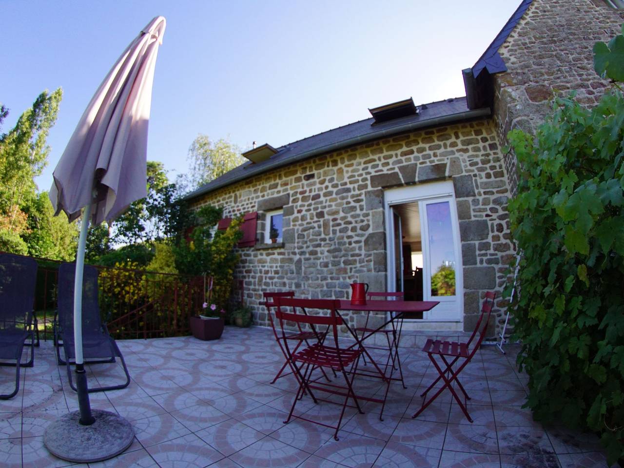 Domäne mit Terrasse in Saint-Laurent-de-Terregatte, Avranches region