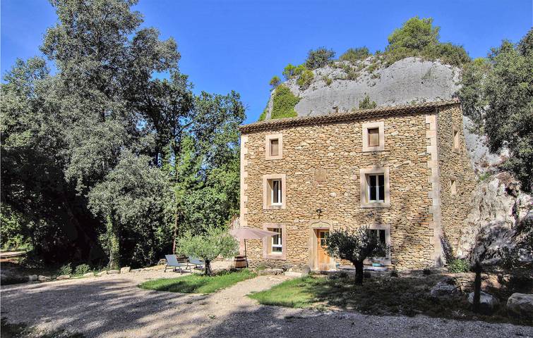 Location de vacances pour 6 personnes, avec jardin et terrasse, animaux acceptés à Apt - 2