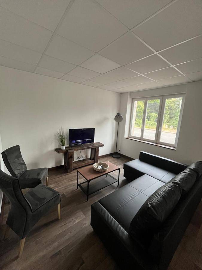 Appartement entier, Two-Bedroom Apartment in Diou, Allier